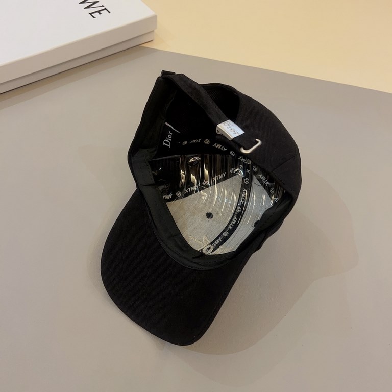 Dior (Dior) new original single baseball cap, exquisite style, very cool and stylish, counter out of stock popular, the quality is super!