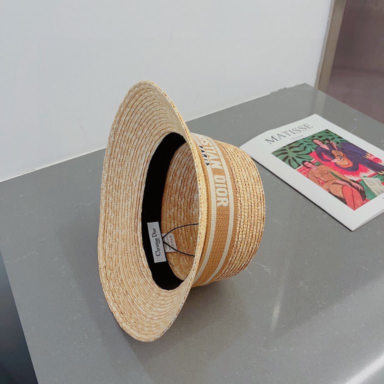 ￥. High versionDior Dior official model straw straw hat, high-density production, a super classy straw hat up ~ out of the street preferred! The hat is super beautiful and greasy color proper, lightweight and portable! F