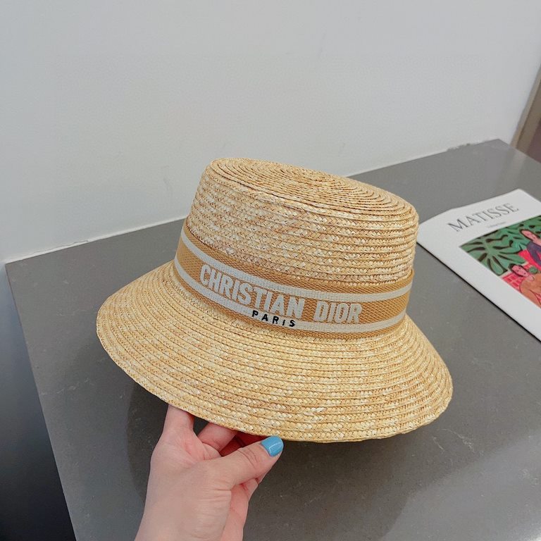 ￥. High versionDior Dior official model straw straw hat, high-density production, a super classy straw hat up ~ out of the street preferred! The hat is super beautiful and greasy color proper, lightweight and portable! F