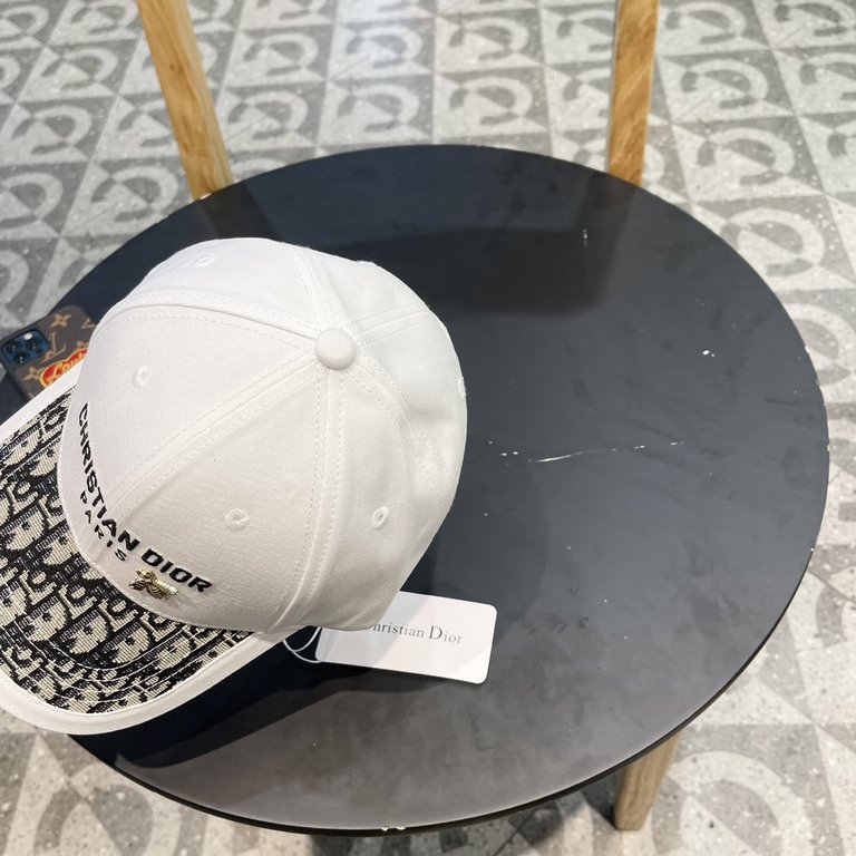 Dior Dior baseball cap   beautiful   simple atmosphere  fashionable and generous   low-key luxury   sunscreen, fashionable both, versatile models     pro, hurry up to get it   you deserve it! Adjustable size!