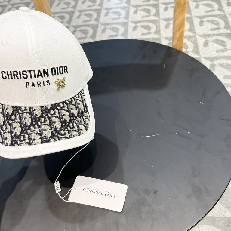 Dior Dior baseball cap   beautiful   simple atmosphere  fashionable and generous   low-key luxury   sunscreen, fashionable both, versatile models     pro, hurry up to get it   you deserve it! Adjustable size!