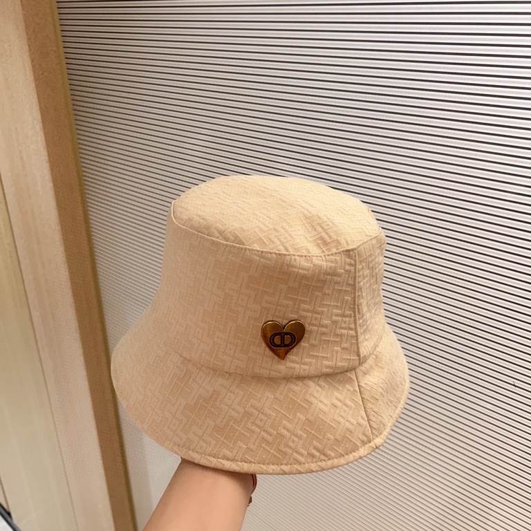 with dust bag [DIOR Dior] 2023 spring and summer models of simple heart-shaped logo models fisherman hat, big models super good with, hurry to get!