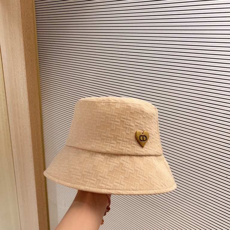 with dust bag [DIOR Dior] 2023 spring and summer models of simple heart-shaped logo models fisherman hat, big models super good with, hurry to get!