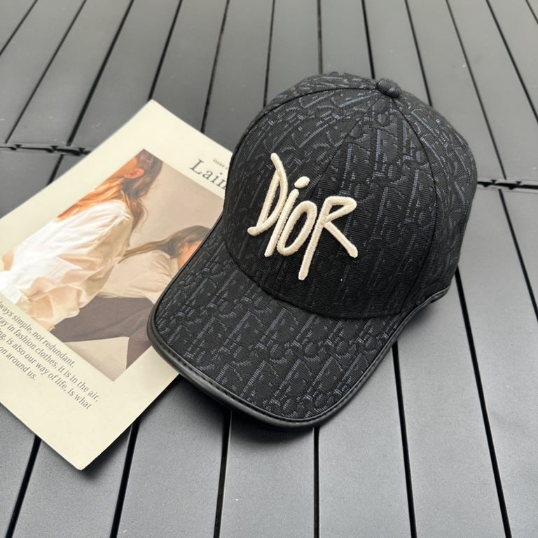 DIOR Dior EmbroideryThe official website synchronization new release Old flower D family baseball cap  , wash label hangtag complete, super hot!