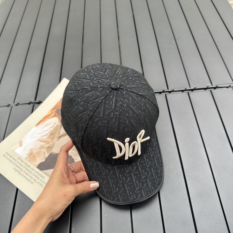 DIOR Dior EmbroideryThe official website synchronization new release Old flower D family baseball cap  , wash label hangtag complete, super hot!