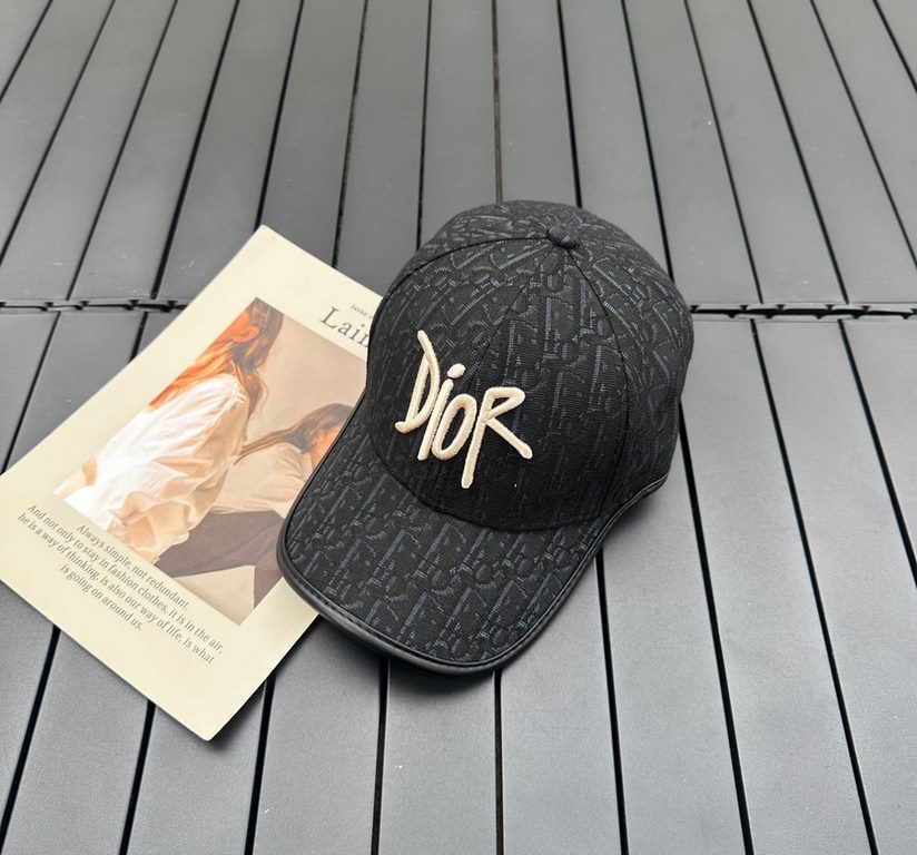 DIOR Dior EmbroideryThe official website synchronization new release Old flower D family baseball cap  , wash label hangtag complete, super hot!