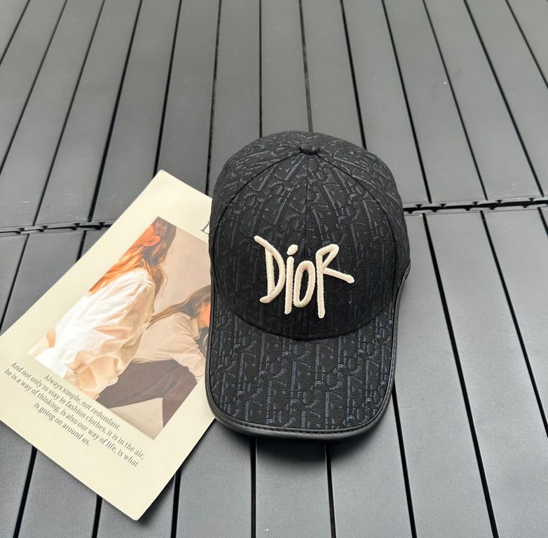 DIOR Dior EmbroideryThe official website synchronization new release Old flower D family baseball cap  , wash label hangtag complete, super hot!