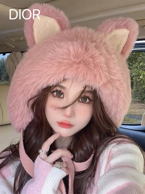 DIOR Dior cute plush hat women's fall and winter warm ear protection knitted wool cute versatile fashion cap Yangqi fashionable trend