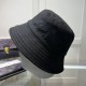 Dior (Dior) official website with the same fall models fisherman hat latest models of superb quality materials, details of workmanship is particularly exquisite, counter quality, on the head effect is excellent!