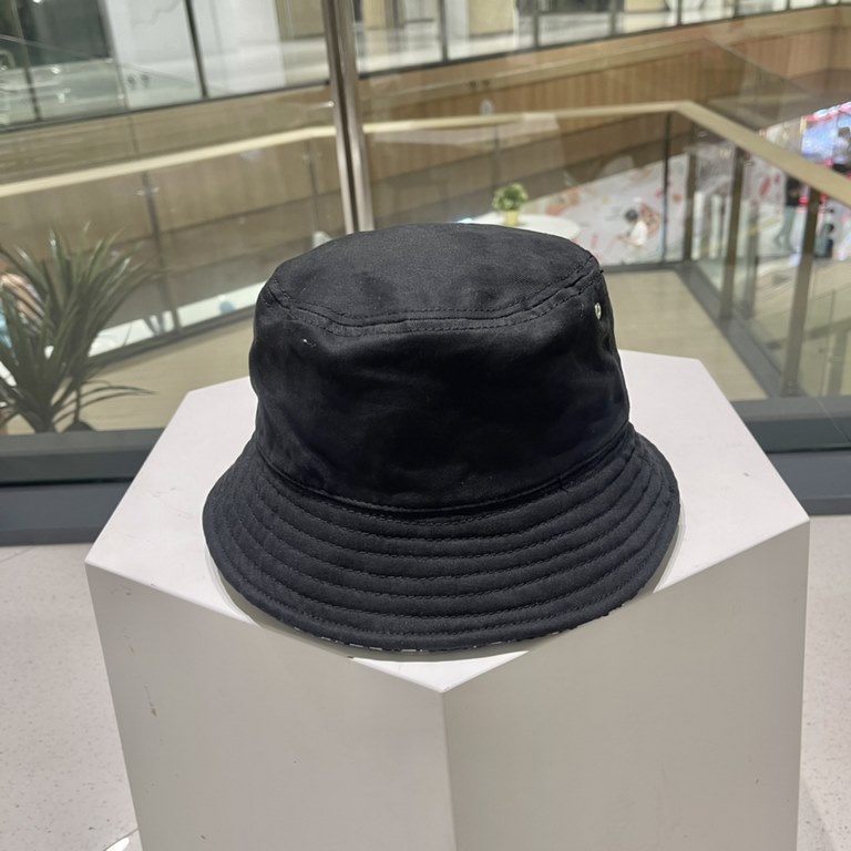 [DIOR Dior] new double-sided walk simple fisherman's hat, new shipments, big models super good with, hurry to get in!