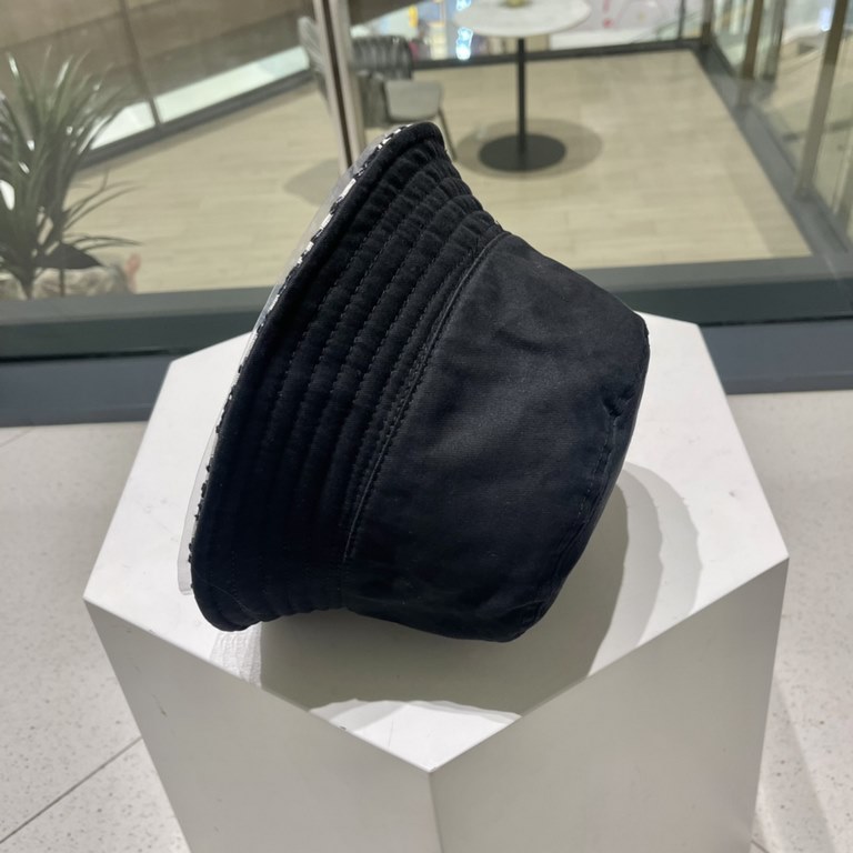 [DIOR Dior] new double-sided walk simple fisherman's hat, new shipments, big models super good with, hurry to get in!