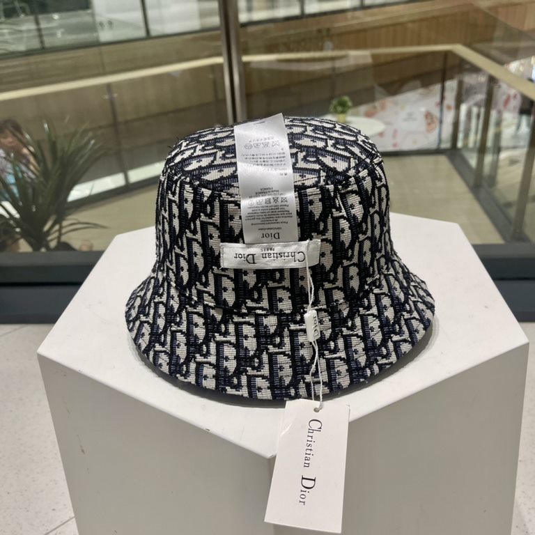 [DIOR Dior] new double-sided walk simple fisherman's hat, new shipments, big models super good with, hurry to get in!