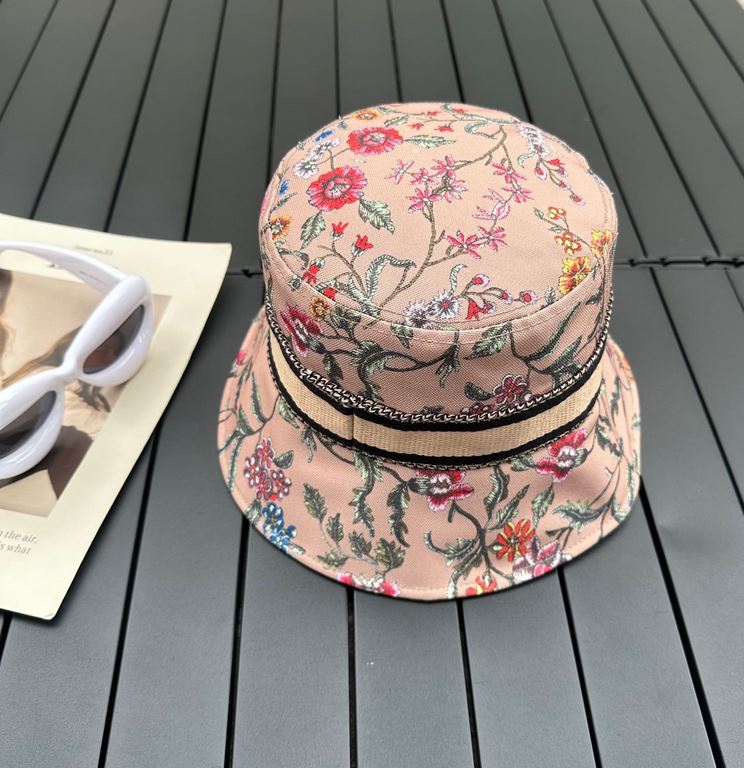 Dior Dior new original single fisherman's hat, exquisite pure also grunge very feeling, very cool and stylish, counter out of stock popular, the quality is super!