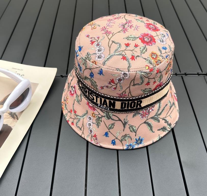 Dior Dior new original single fisherman's hat, exquisite pure also grunge very feeling, very cool and stylish, counter out of stock popular, the quality is super!