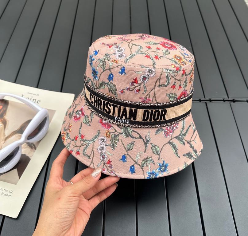 Dior Dior new original single fisherman's hat, exquisite pure also grunge very feeling, very cool and stylish, counter out of stock popular, the quality is super!