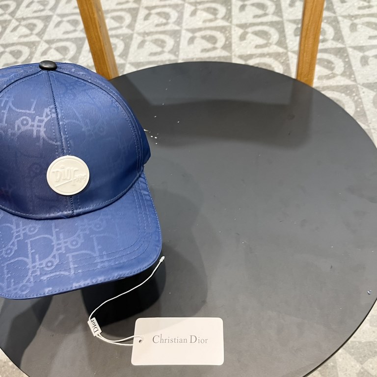 Dior Dior baseball cap   beautiful   simple atmosphere  fashionable and generous   low-key luxury   sunscreen, fashionable both, versatile models     pro, hurry up to get it   you deserve it! Adjustable size!