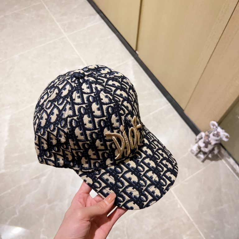 with dust bag [DIOR Dior] 2023 new gold embroidered baseball cap, new shipments, big name models are super good with, hurry to get!