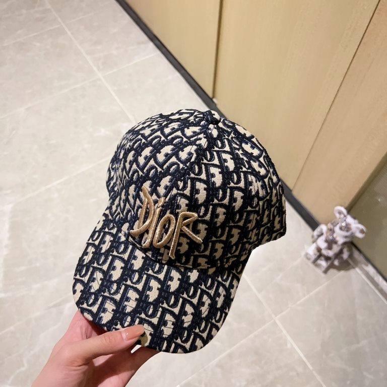 with dust bag [DIOR Dior] 2023 new gold embroidered baseball cap, new shipments, big name models are super good with, hurry to get!