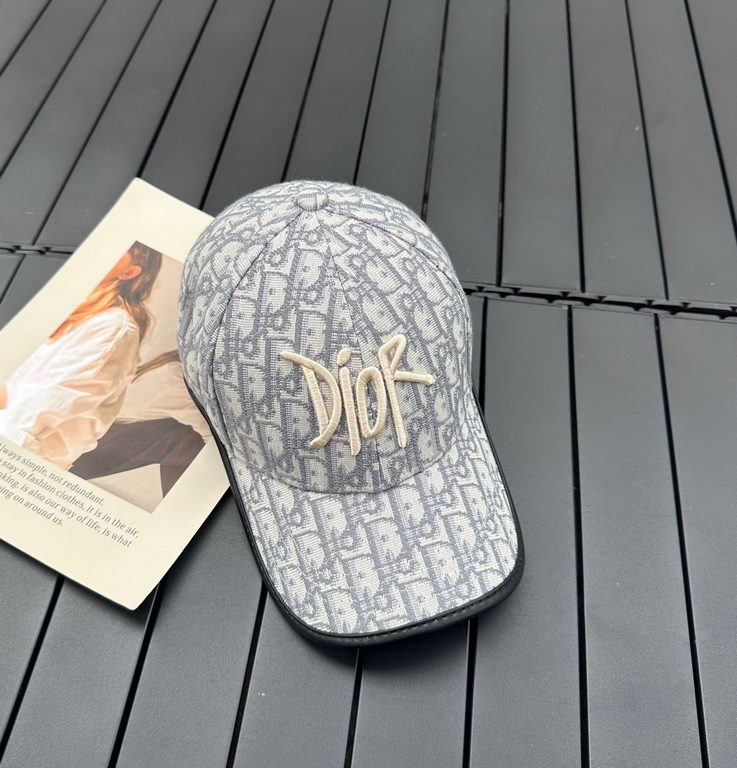 DIOR Dior EmbroideryThe official website synchronization new release Old flower D family baseball cap  , wash label hangtag complete, super hot!