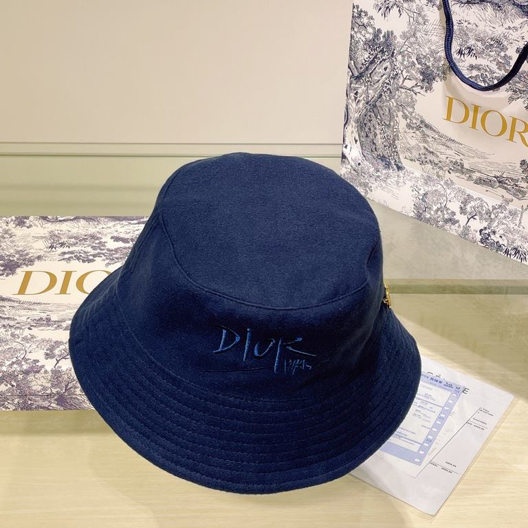 Dior Dior   fall and winter new embroidered letters logo double-sided fisherman's hat, awesome quality, deepen the cap more temperament, this season's explosive models