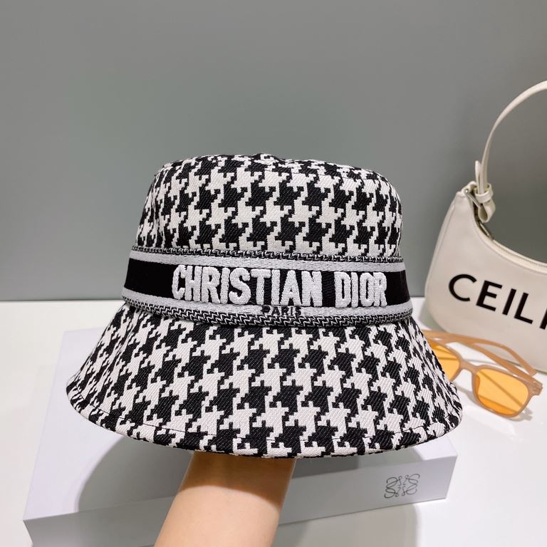 Explosion in stockDior Dior embroidered monogrammed fisherman's hat in bird's-eye checkHollow top duck tongue cap, official same model.