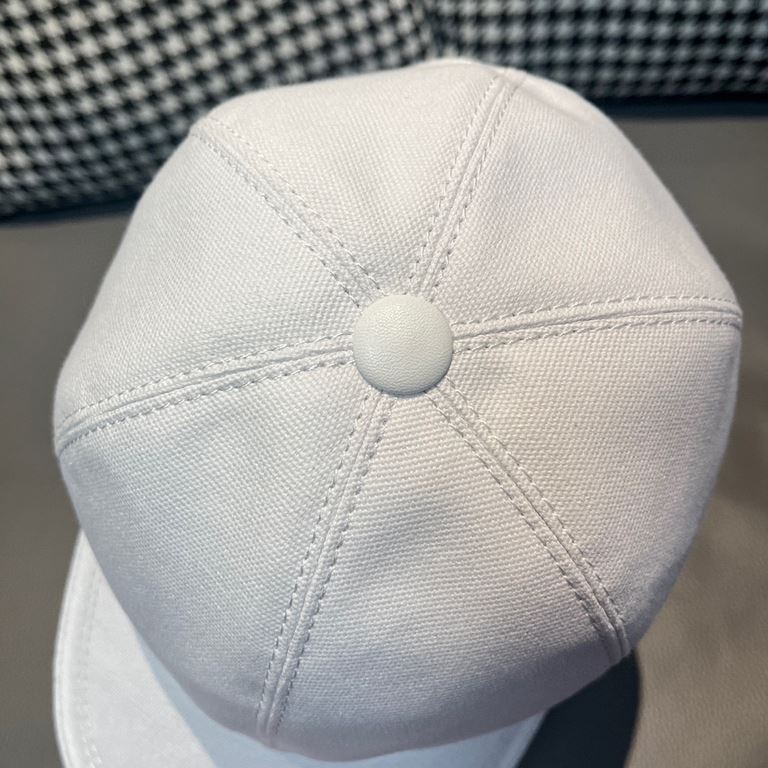 With box bag, Dior (Dior) original single baseball cap, net red with the same paragraph letters embroidery, counter 11 open mold customized, the original canvas material   head layer cowhide, lightweight and breathable! 