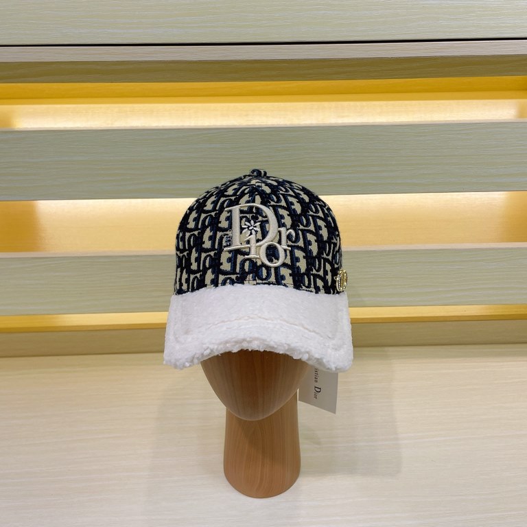 [DIOR Dior] autumn and winter new counter synchronization embroidered baseball cap, explosive models, big brand synchronization, super good with the shipment!