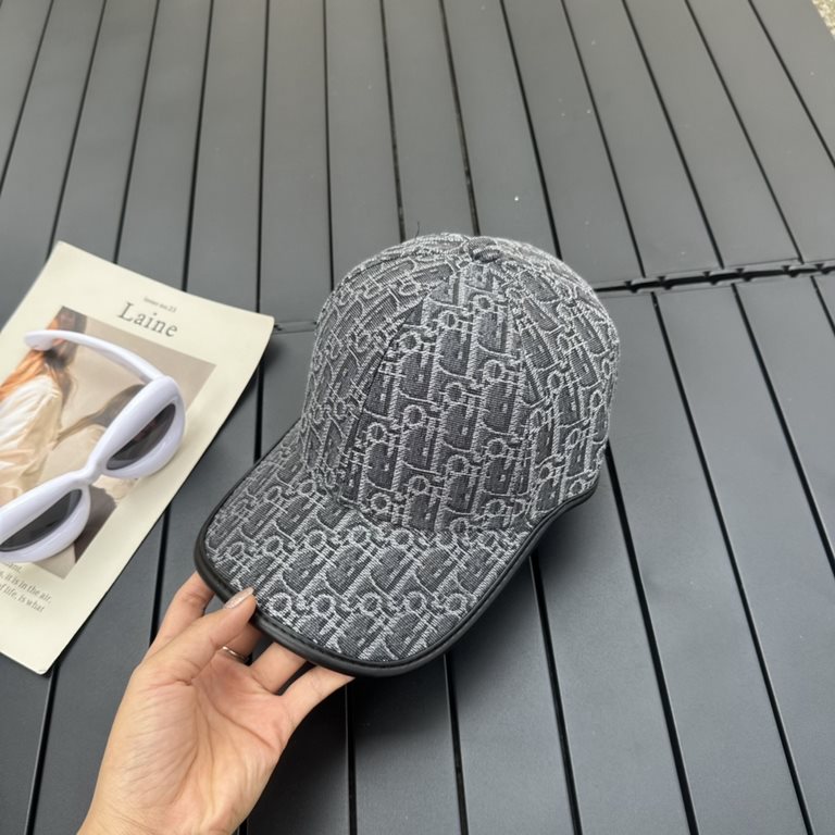 Dior Dior baseball cap   beautiful   simple atmosphere  fashionable and generous   low-profile luxury   sunscreen, fashionable both, versatile models     pro, hurry up and get it   you deserve to have! Adjustable size!