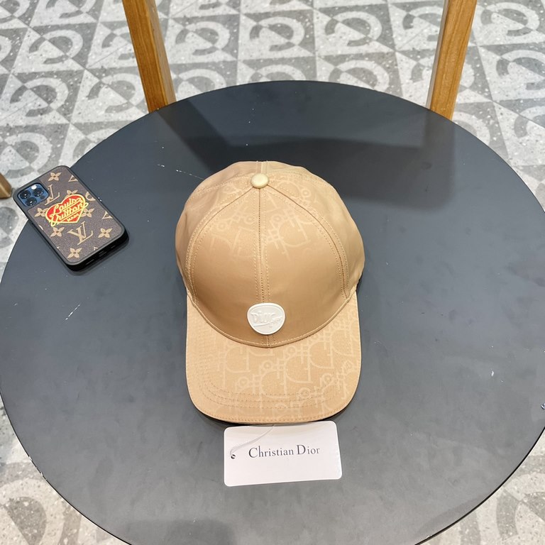 Dior Dior baseball cap   beautiful   simple atmosphere  fashionable and generous   low-key luxury   sunscreen, fashionable both, versatile models     pro, hurry up to get it   you deserve it! Adjustable size!