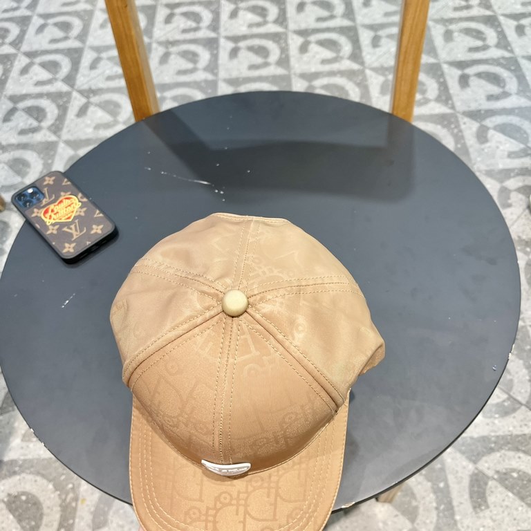 Dior Dior baseball cap   beautiful   simple atmosphere  fashionable and generous   low-key luxury   sunscreen, fashionable both, versatile models     pro, hurry up to get it   you deserve it! Adjustable size!