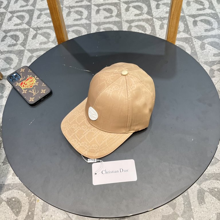 Dior Dior baseball cap   beautiful   simple atmosphere  fashionable and generous   low-key luxury   sunscreen, fashionable both, versatile models     pro, hurry up to get it   you deserve it! Adjustable size!