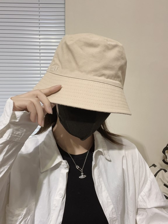 Dior Dior   fall and winter new embroidered letters logo double-sided fisherman's hat, awesome quality, deepen the cap more temperament, this season's explosive models