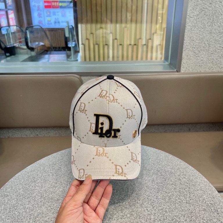 Dior Dior 2023 early spring new original single counter new simple embroidery model baseball cap, very trendy! Casual sports models, classic production, super good with clothes!