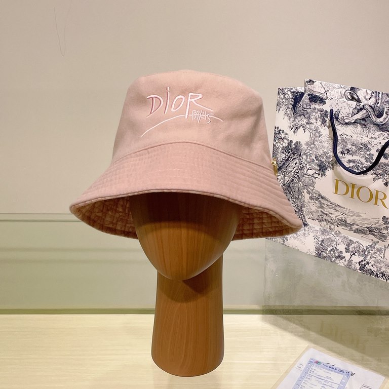 Dior Dior   fall and winter new embroidered letters logo double-sided fisherman's hat, awesome quality, deepen the cap more temperament, this season's explosive models