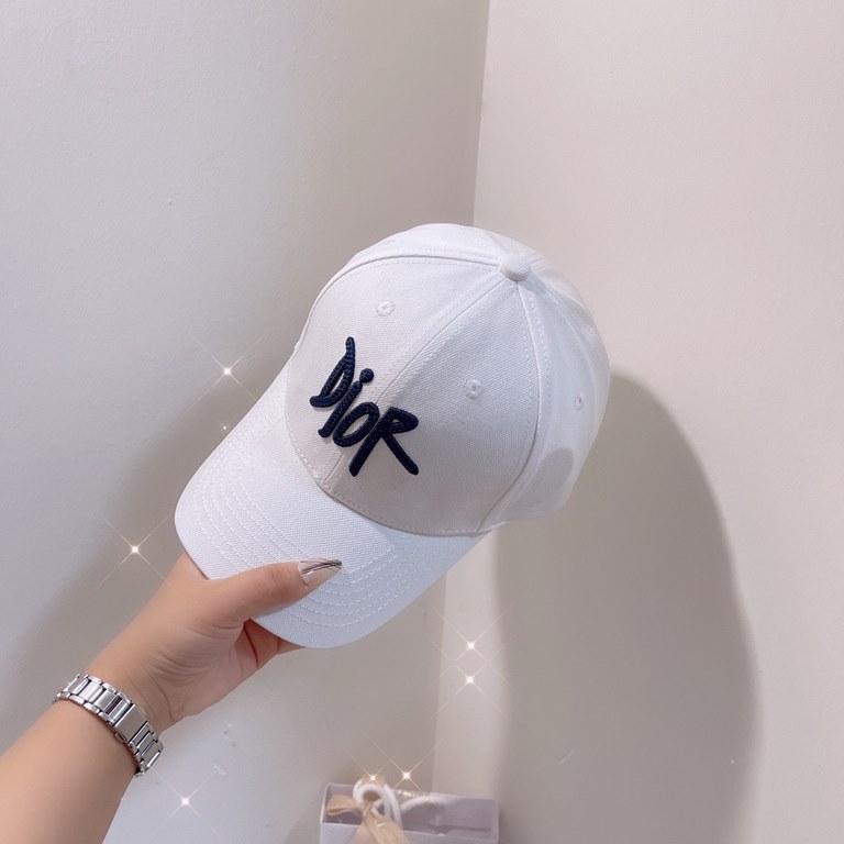 Dior Baseball Cap  Customized weaving precision embroidery original cloth line distinctiveSimple and stylish, with a color blocked logo.The minimalist color enhances the style...