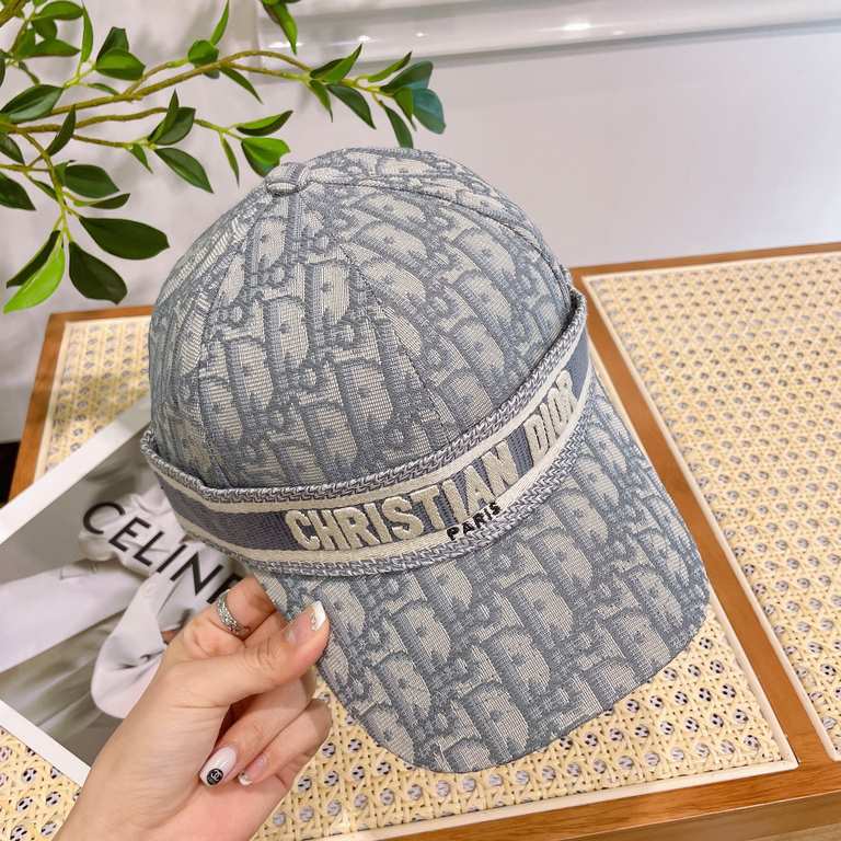 with dust bag [DIOR Dior] new counter synchronization embroidery simple baseball cap, explosive models, big brands synchronization, super good with the shipment!