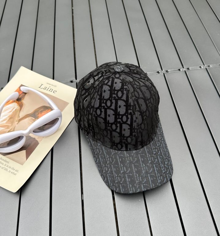 Dior Dior, Spring 2023 New Fisherman's Hat Trendy, high end workmanship! Very good match! Superb quality!