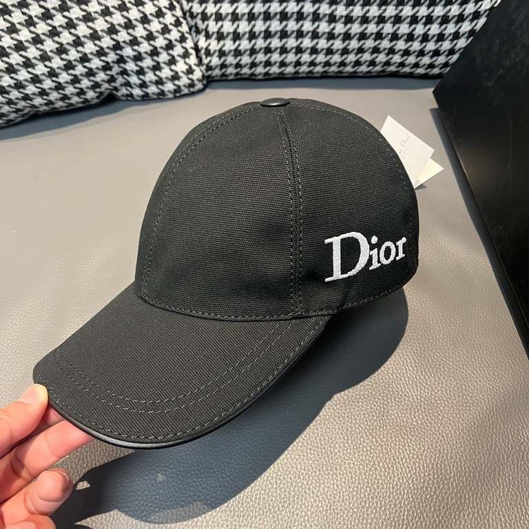 With box bag, Dior (Dior) original single baseball cap, net red with the same paragraph letters embroidery, counter 11 open mold customized, the original canvas material   head layer cowhide, lightweight and breathable! 