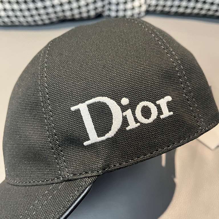 With box bag, Dior (Dior) original single baseball cap, net red with the same paragraph letters embroidery, counter 11 open mold customized, the original canvas material   head layer cowhide, lightweight and breathable! 