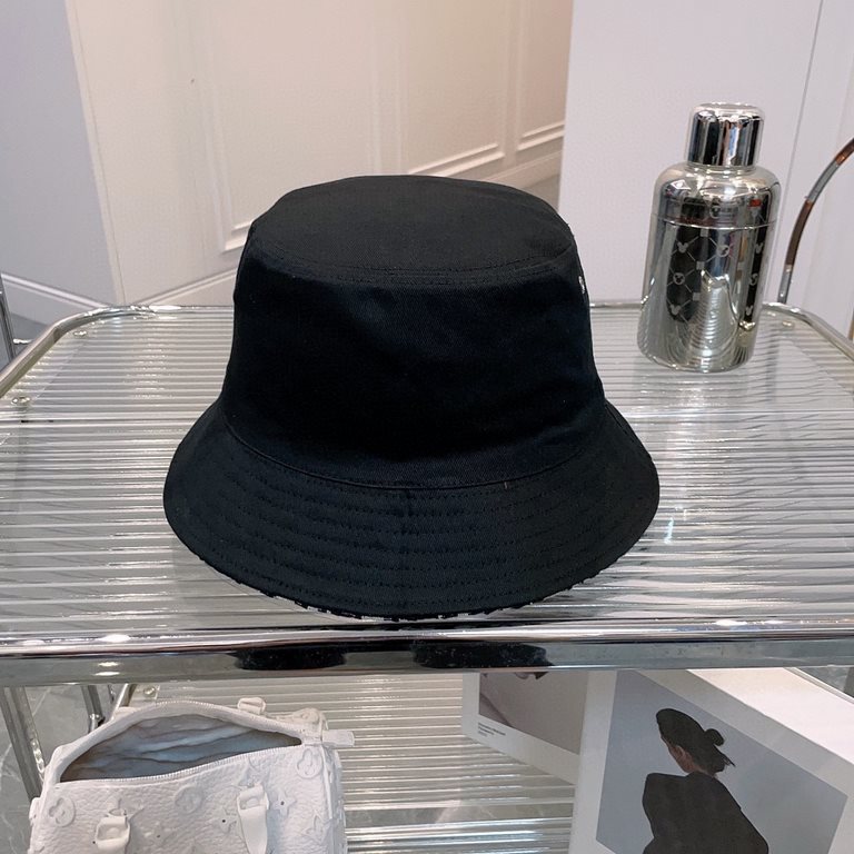 Dior Dior classic double-sided embroidery pop-up fisherman hat, high quality, non-market ordinary version, fine workmanship details, simple and generous, counter synchronization, pop-up!