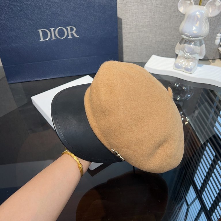 SpecialDior Dior FallWinter Wool Beret  The beret that attracted me at first glanceSuper elegant ~ sweet and coolDesign sense directly pull full