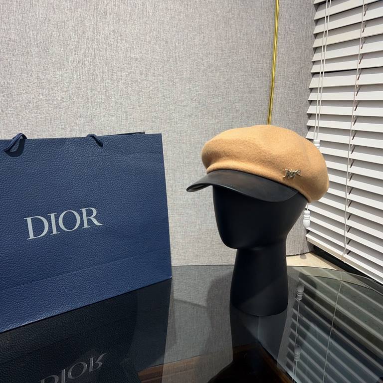 SpecialDior Dior FallWinter Wool Beret  The beret that attracted me at first glanceSuper elegant ~ sweet and coolDesign sense directly pull full