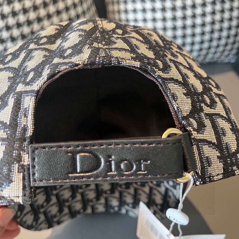 DiorWith box cloth bag, Dior (Dior) new original single baseball cap, Dior old flower, retro flavor, counter out-of-stock popular, 11 open mold customized, original canvas material   head layer cowhide, cotton lining, li