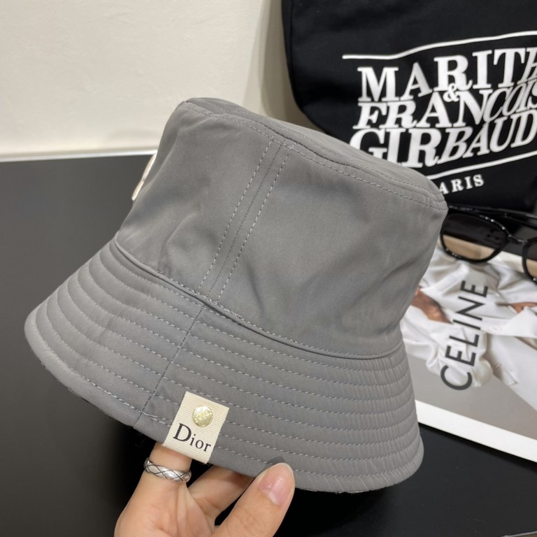 Dior DIOR] official website synchronization on-line double-sided wearable Korean version of the new British sports models heavy custom models 11 original single quality men and women universal fisherman hat Mian Ma geolo