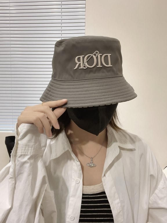 Dior DIOR] official website synchronization on-line double-sided wearable Korean version of the new British sports models heavy custom models 11 original single quality men and women universal fisherman hat Mian Ma geolo