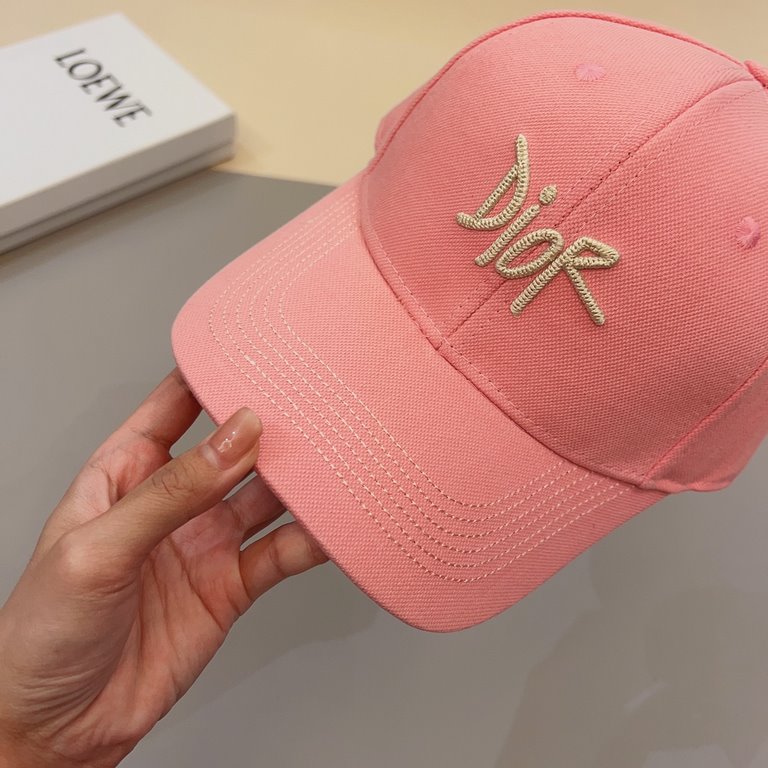 Dior (Dior) new original single baseball cap, exquisite style, very cool and stylish, counter out of stock popular, the quality is super!