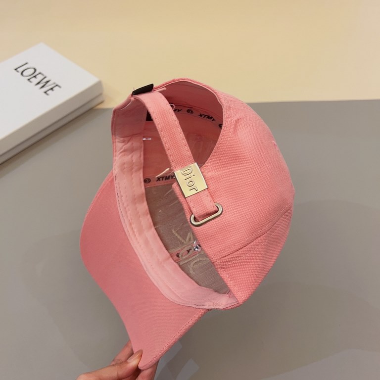 Dior (Dior) new original single baseball cap, exquisite style, very cool and stylish, counter out of stock popular, the quality is super!