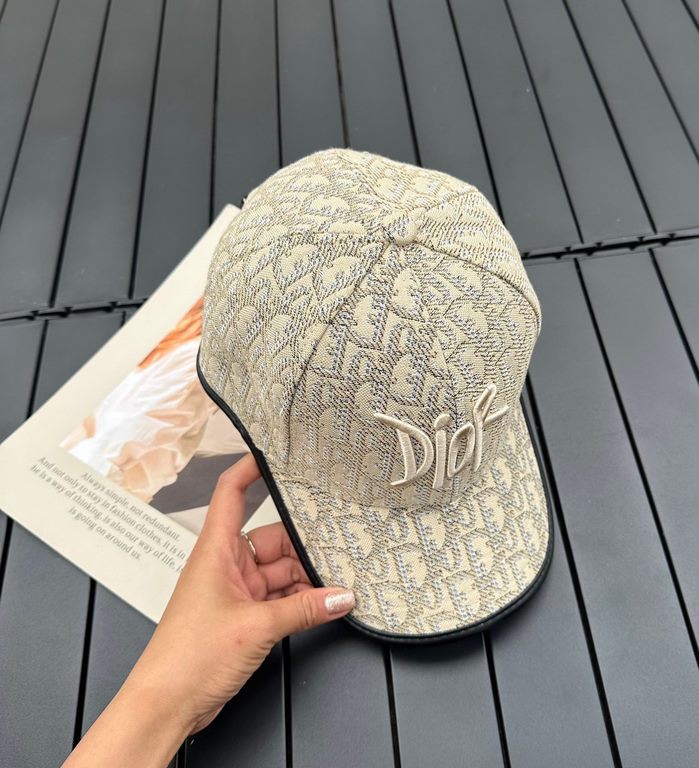 DIOR Dior EmbroideryThe official website synchronization new release Old flower D family baseball cap  , wash label hangtag complete, super hot!