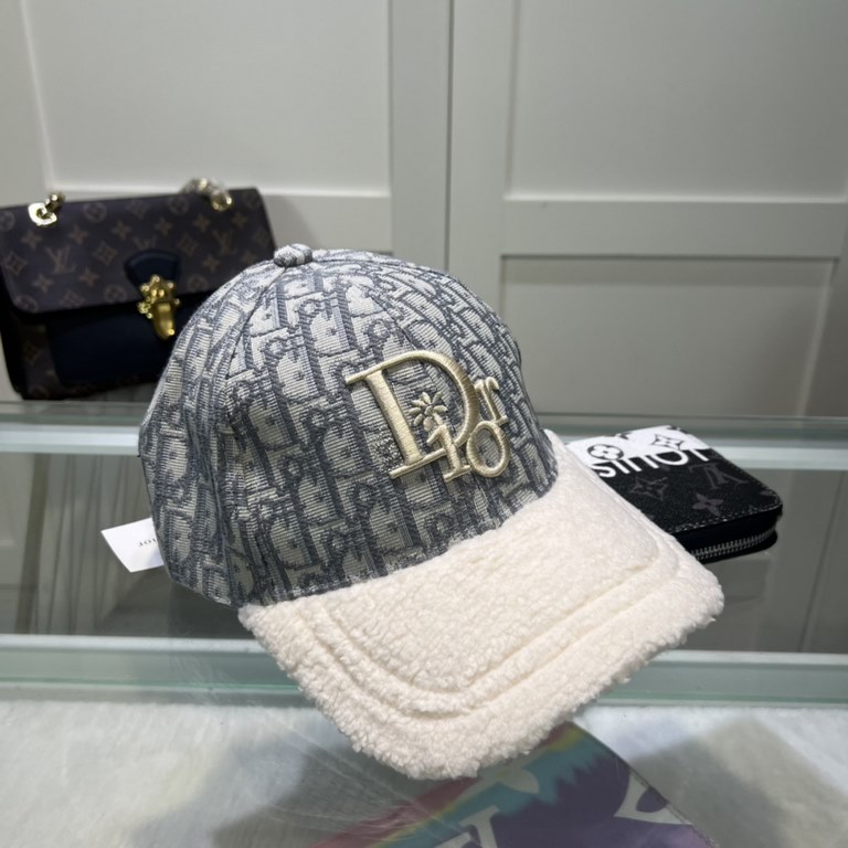 Dior (Dior) classic models of the original single baseball cap, exquisite pure also grunge very feeling, cool and very stylish, counter out of stock popular, the quality is superb!