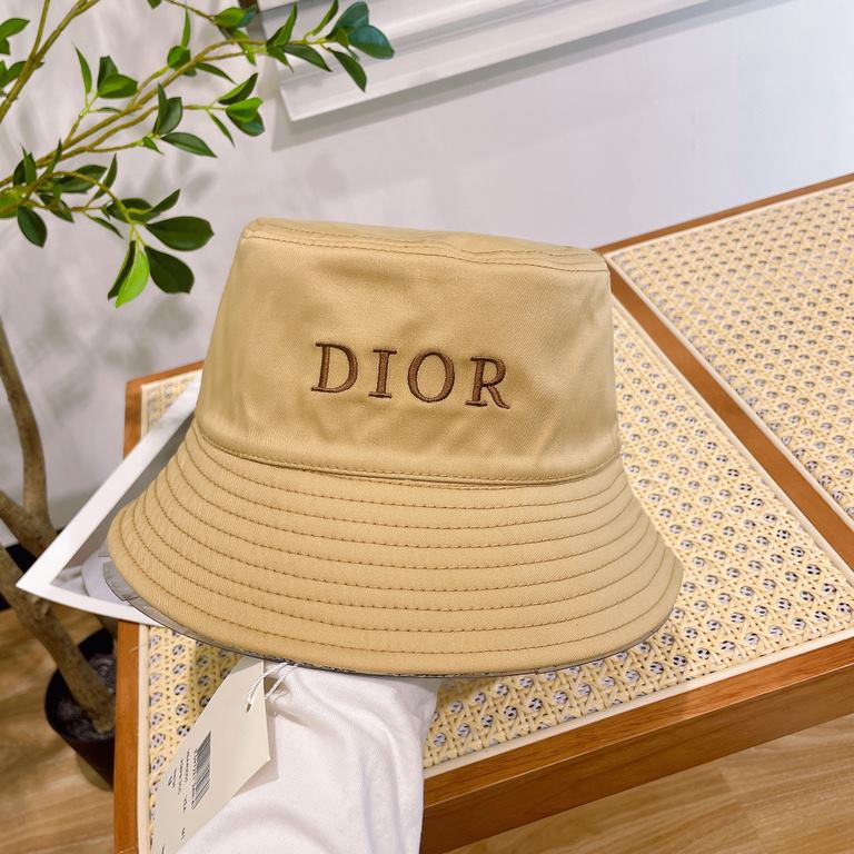 with dust bag [DIOR Dior] new double-sided walk simple fisherman's hat, new shipments, the big models are super good with, hurry up and get it!